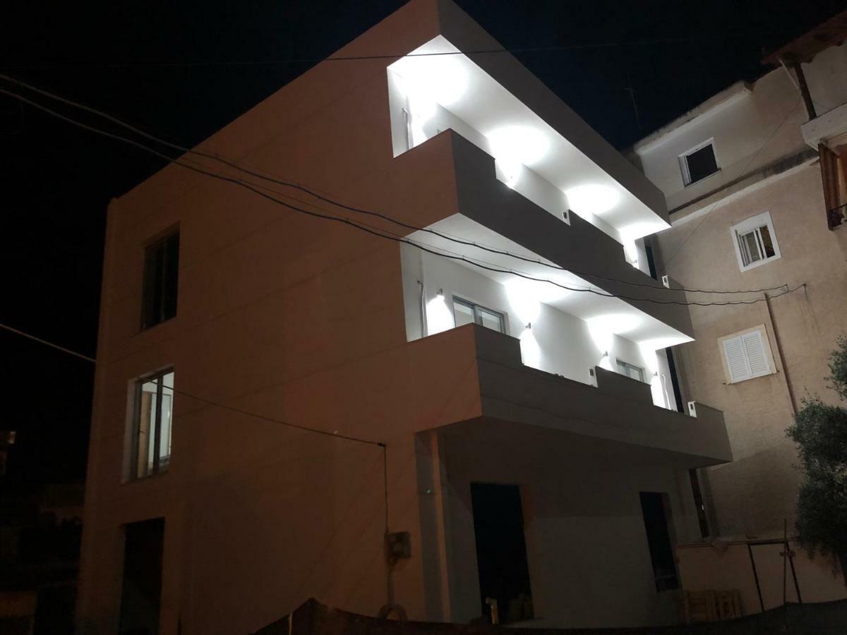 Hill'S Residence Sarandë Exterior foto